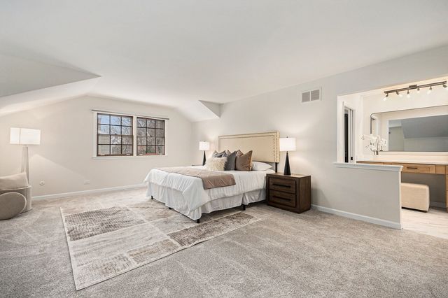 5387 Candlewood Court, Lisle, IL 60532