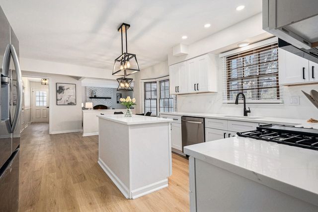 5387 Candlewood Court, Lisle, IL 60532