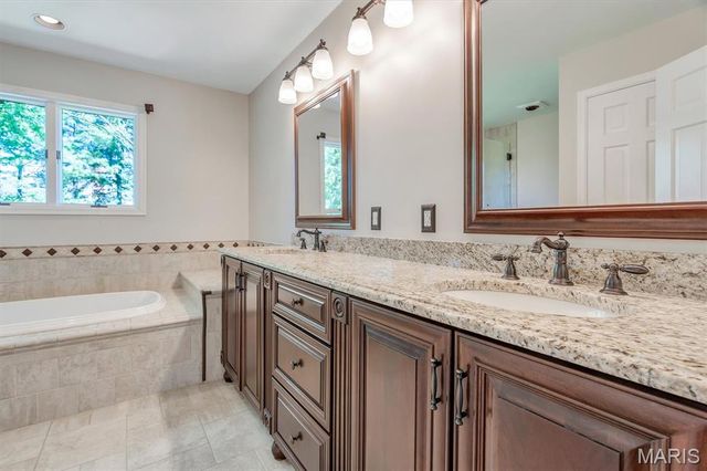 15355 Highcroft Drive, Chesterfield, MO 63017