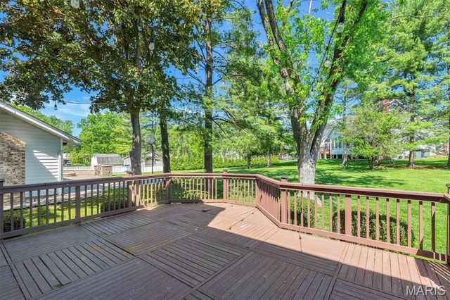 15355 Highcroft Drive, Chesterfield, MO 63017