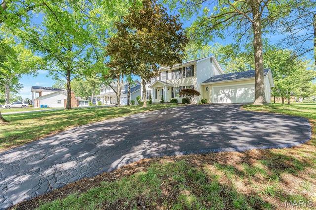 15355 Highcroft Drive, Chesterfield, MO 63017