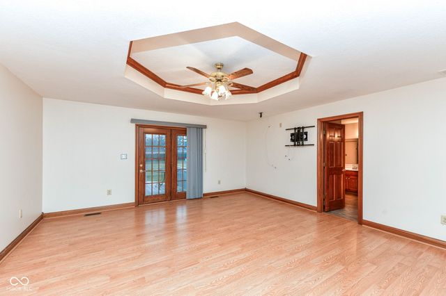 6052 W Broken Arrow Drive, New Palestine, IN 46163