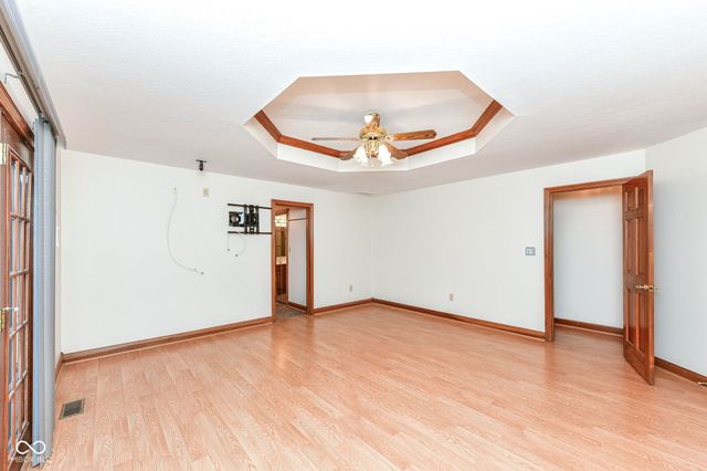 6052 W Broken Arrow Drive, New Palestine, IN 46163