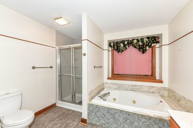 6052 W Broken Arrow Drive, New Palestine, IN 46163