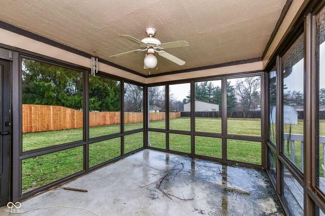 6052 W Broken Arrow Drive, New Palestine, IN 46163