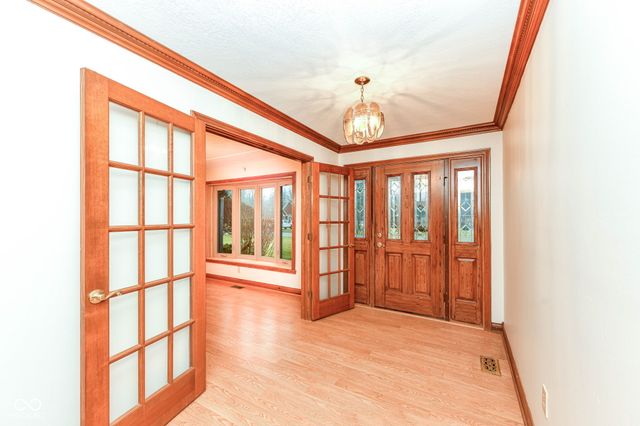 6052 W Broken Arrow Drive, New Palestine, IN 46163