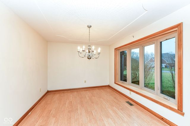 6052 W Broken Arrow Drive, New Palestine, IN 46163