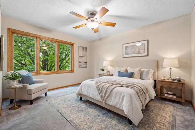 8290 W Lake Court, Chanhassen, MN 55317