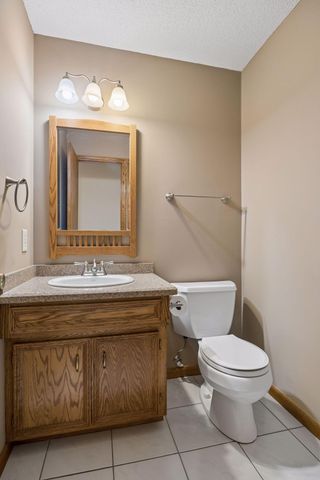 8290 W Lake Court, Chanhassen, MN 55317