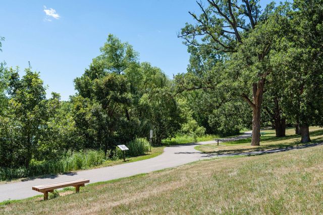 8290 W Lake Court, Chanhassen, MN 55317