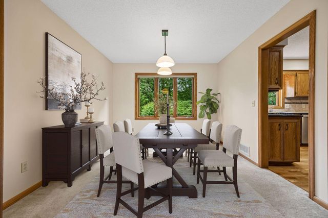 8290 W Lake Court, Chanhassen, MN 55317