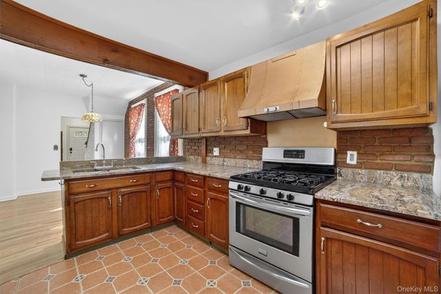 33 Maurice Avenue, Ossining, NY 10562