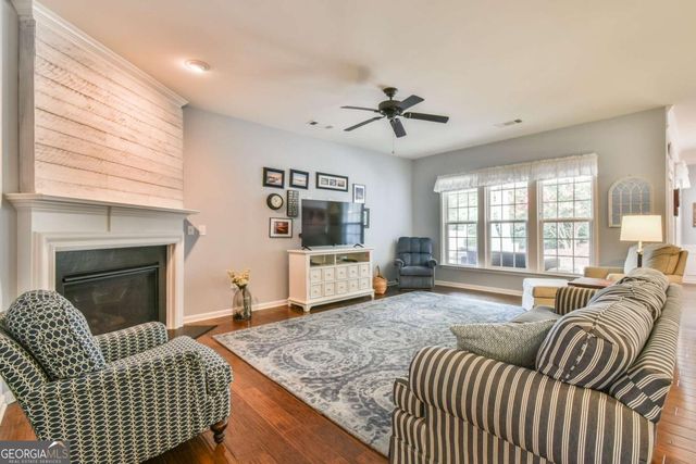 6652 Fawn Meadow Lane, Hoschton, GA 30548