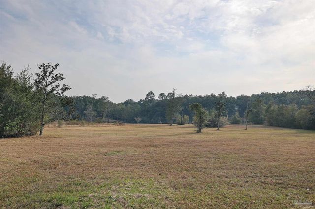 4621 Riley Rd, Milton, FL 32583