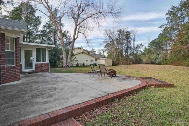 4621 Riley Rd, Milton, FL 32583
