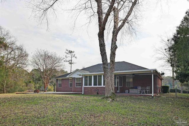 4621 Riley Rd, Milton, FL 32583