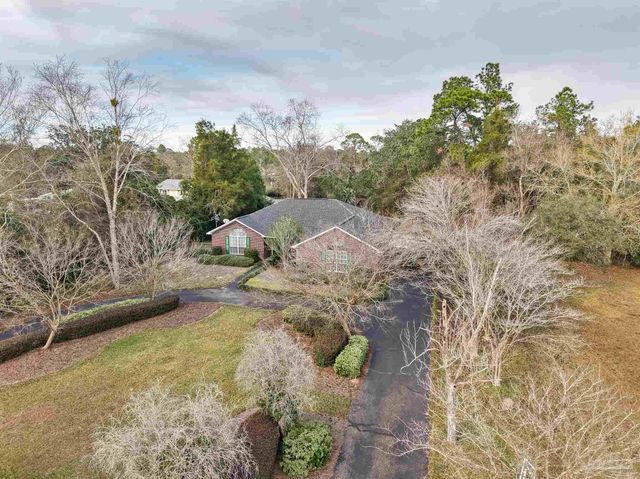 4621 Riley Rd, Milton, FL 32583