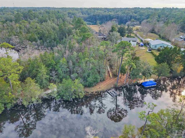 4621 Riley Rd, Milton, FL 32583