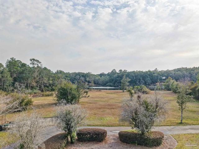 4621 Riley Rd, Milton, FL 32583