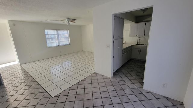 1927 Lincoln Street 7, Hollywood, FL 33020