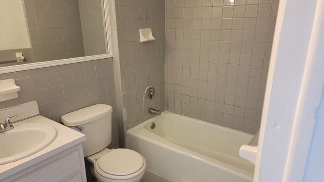 1927 Lincoln Street 7, Hollywood, FL 33020