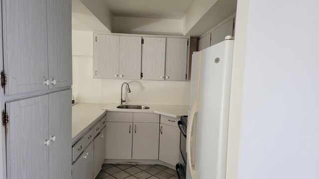 1927 Lincoln Street 7, Hollywood, FL 33020
