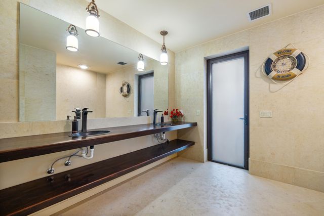 1075 Hillsboro Mile, Hillsboro Beach, FL 33062