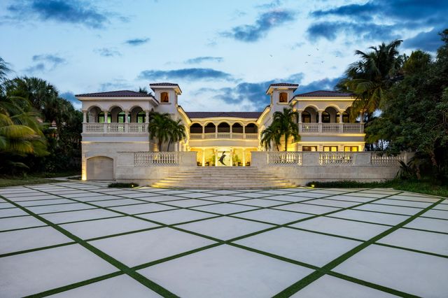 1075 Hillsboro Mile, Hillsboro Beach, FL 33062