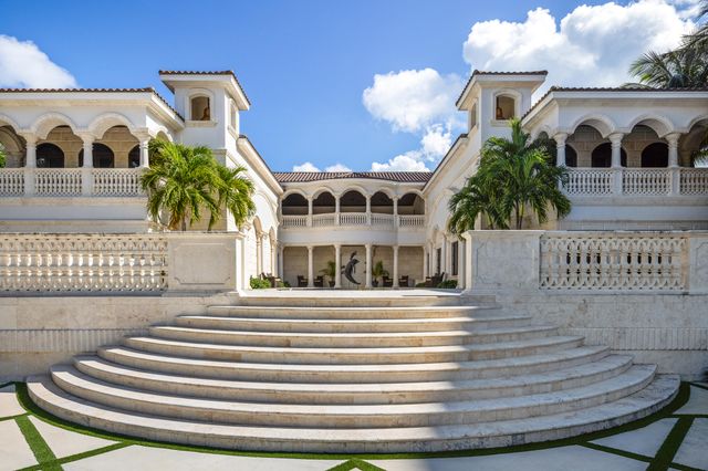 1075 Hillsboro Mile, Hillsboro Beach, FL 33062