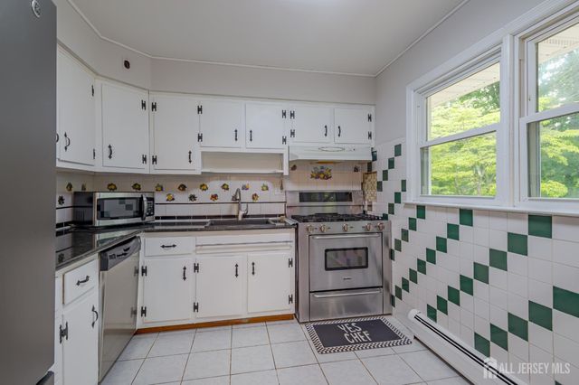 69 Monmouth Avenue, Edison, NJ 08820