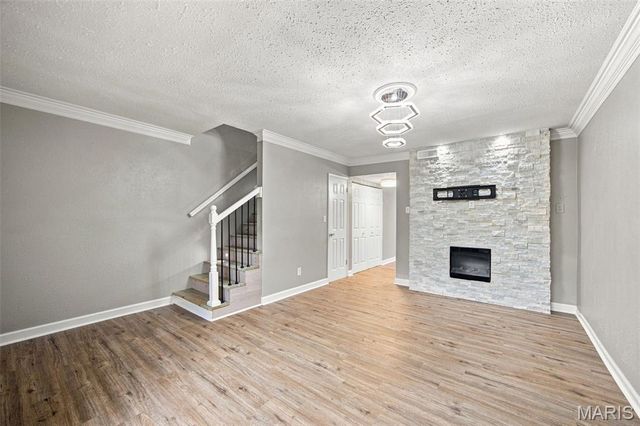 1871 Mansard Drive, St Louis, MO 63125