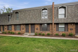 1871 Mansard Drive, St Louis, MO 63125