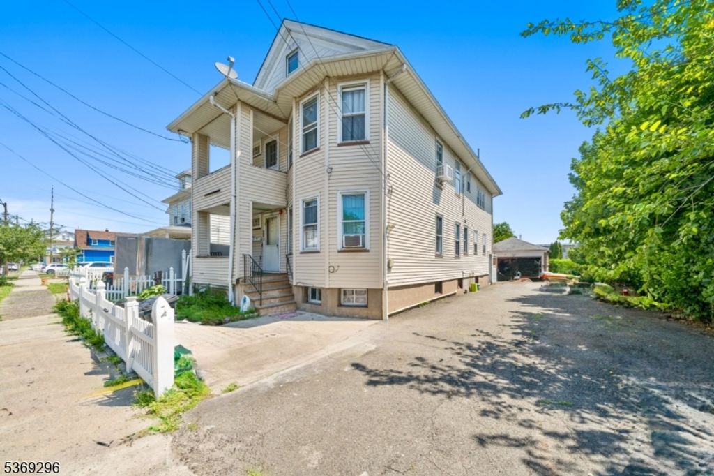 143 Wabash Ave, Paterson City, NJ 07503