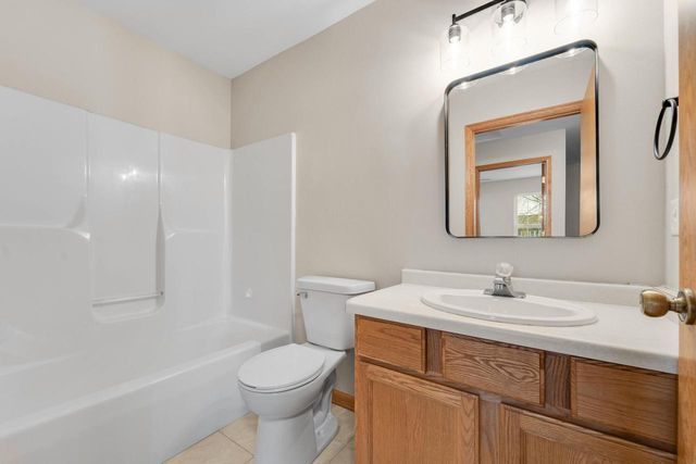 8275 Park View COURT, Oak Creek, WI 53154