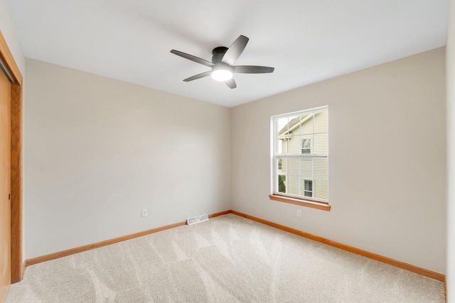 8275 Park View COURT, Oak Creek, WI 53154