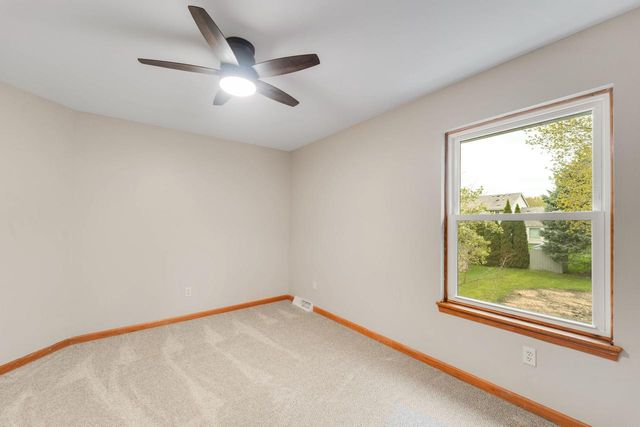 8275 Park View COURT, Oak Creek, WI 53154