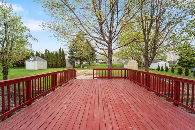 8275 Park View COURT, Oak Creek, WI 53154