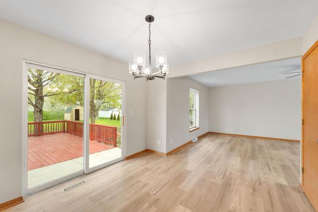 8275 Park View COURT, Oak Creek, WI 53154