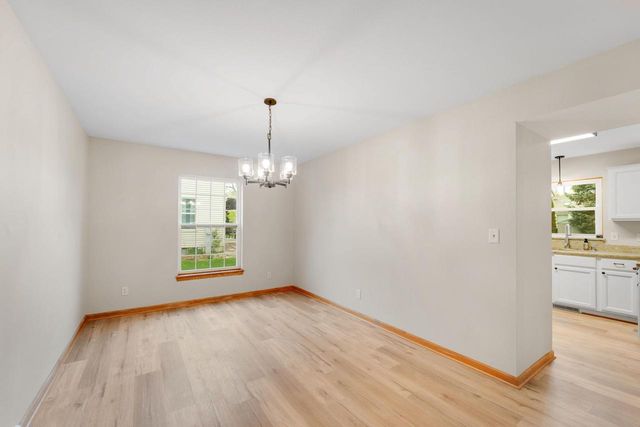 8275 Park View COURT, Oak Creek, WI 53154