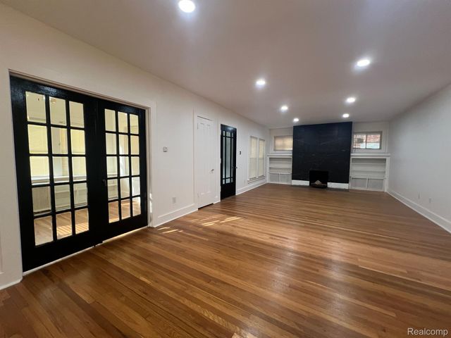 239 EASON Street, Highland Park, MI 48203