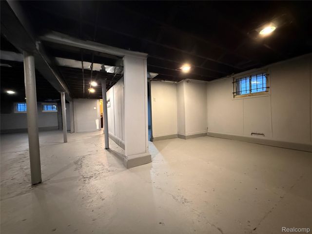 239 EASON Street, Highland Park, MI 48203