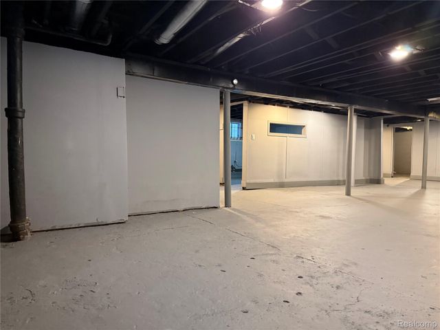 239 EASON Street, Highland Park, MI 48203