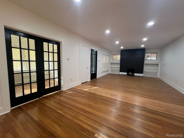 239 EASON Street, Highland Park, MI 48203