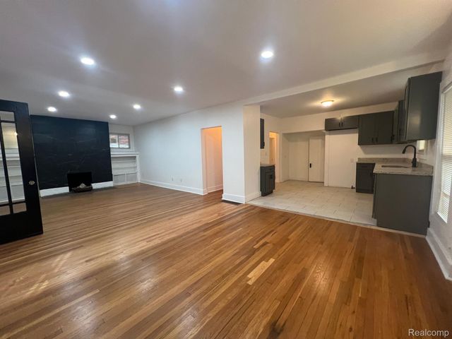 239 EASON Street, Highland Park, MI 48203