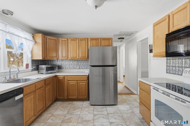 16 Clarendon Avenue, West Hartford, CT 06110