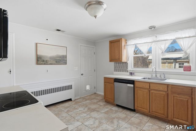 16 Clarendon Avenue, West Hartford, CT 06110