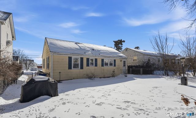 16 Clarendon Avenue, West Hartford, CT 06110