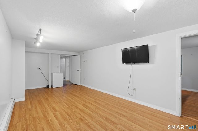 16 Clarendon Avenue, West Hartford, CT 06110