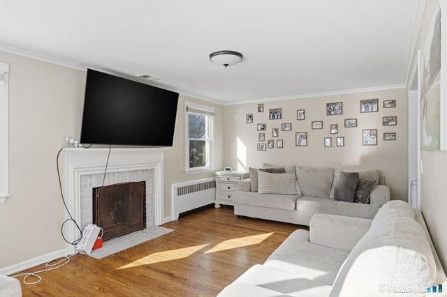 16 Clarendon Avenue, West Hartford, CT 06110