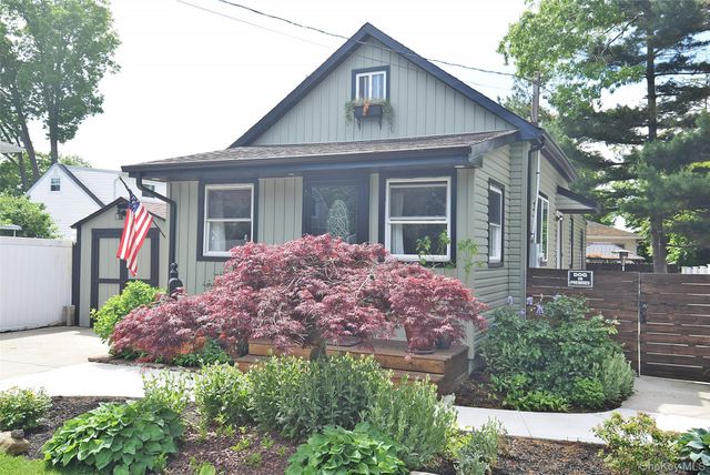 22 Salem Place, Copiague, NY 11726